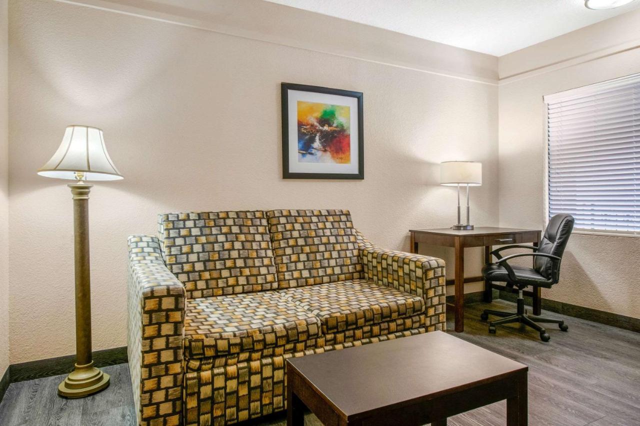 Quality Inn & Suites Jacksonville-Baymeadows Экстерьер фото